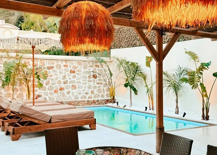 Compass Sunset Villa *