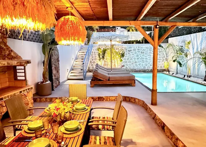 Villa Compass Sunset