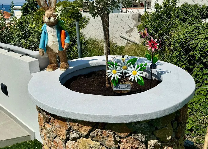 Compass Sunset Villa *