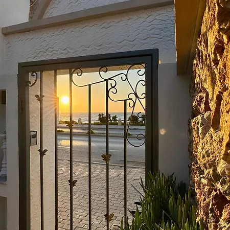 Compass Sunset Willa