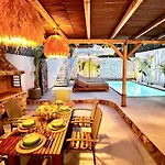 Vila Compass Sunset