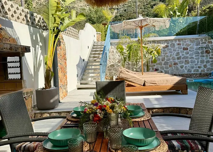 Compass Sunset Vila Rhodes City